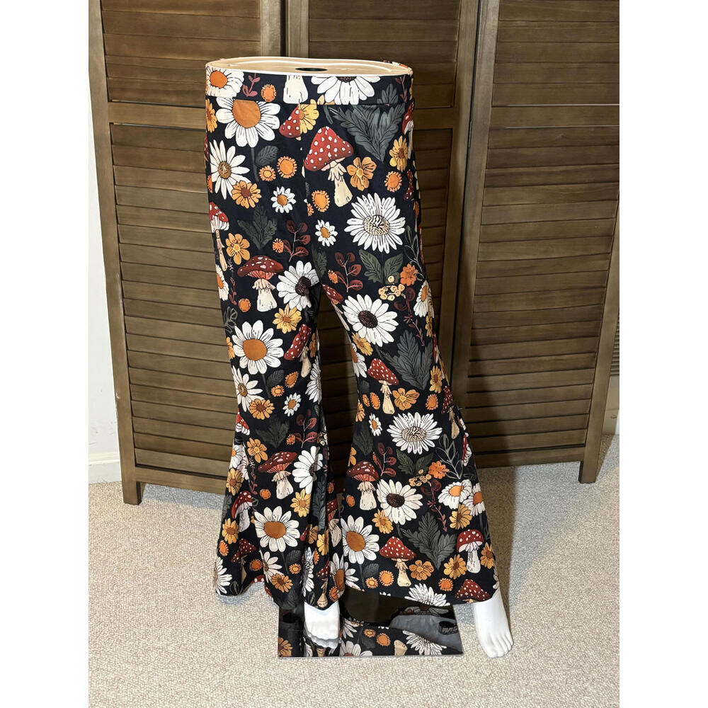 Flared Retro Plus-Size Pants with Floral & Mushroom Print